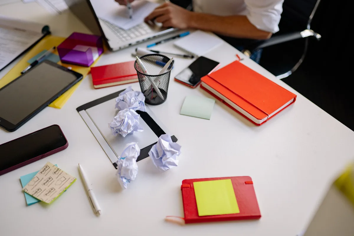 ¿Cuánto tiempo pierdes cada semana en tareas que tu sitio web debería hacer solo?